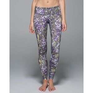 Lululemon Wunder Under *Full-On Luxtreme Floral Sport Iris Flower Multi 6